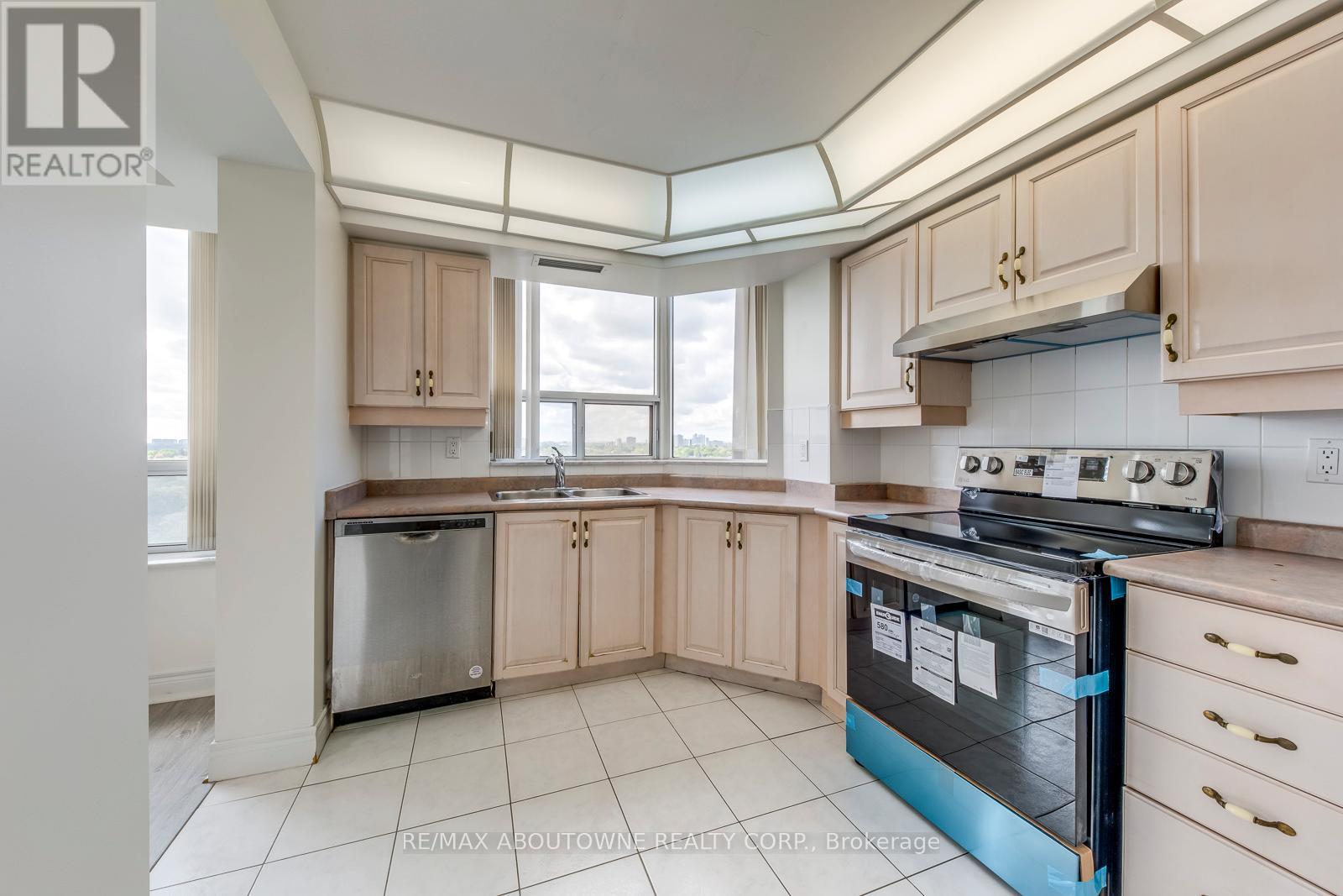 1805 - 5418 Yonge Street, Toronto, Ontario  M2N 6X4 - Photo 20 - C12444781