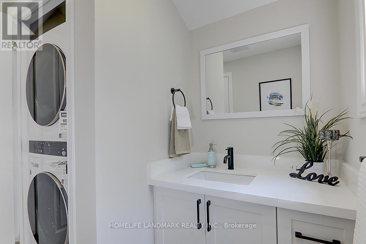 22 Duchess Street, Whitchurch-Stouffville, Ontario  L4A 1E3 - Photo 15 - N12444775