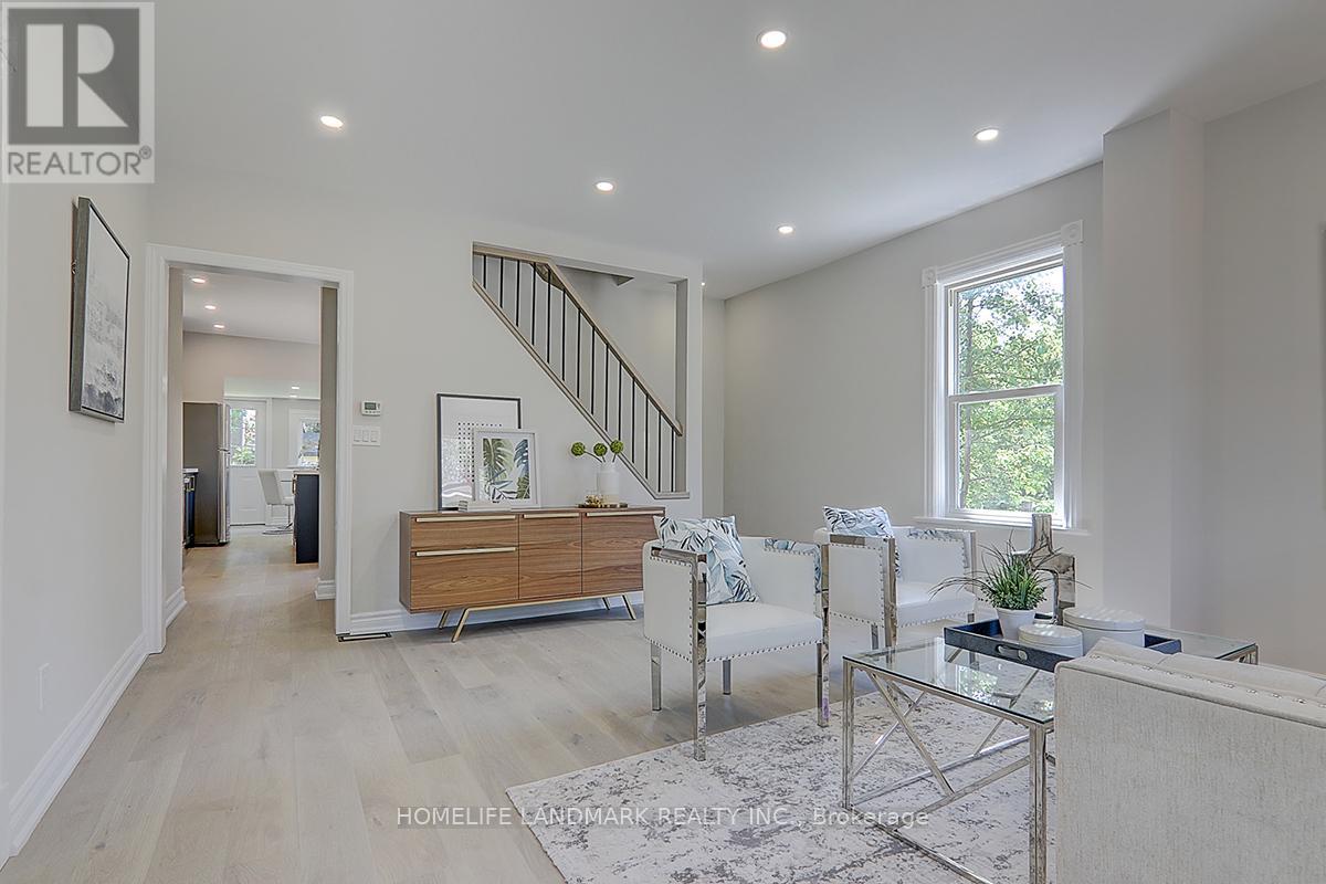 22 Duchess Street, Whitchurch-Stouffville, Ontario  L4A 1E3 - Photo 6 - N12444775