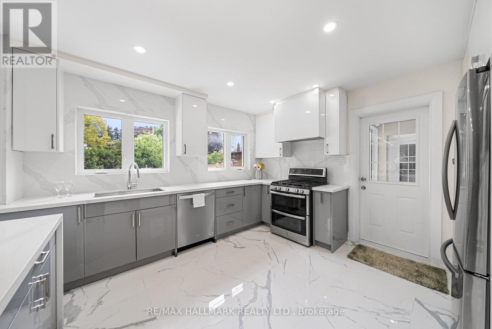220 Grandview Avenue, Markham, Ontario  L3T 1J4 - Photo 11 - N12444784