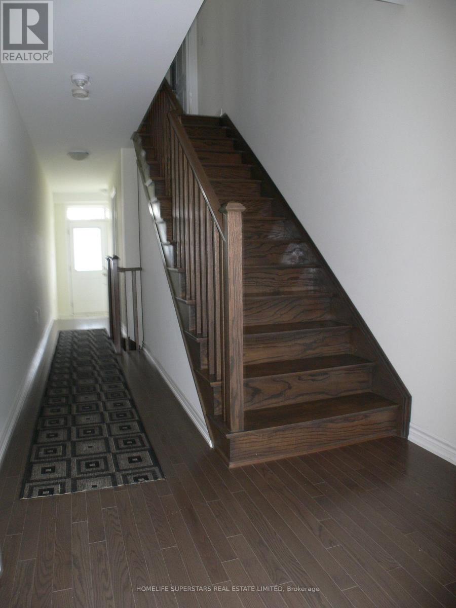 95 Donald Ficht Crescent, Brampton, Ontario  L7A 5H7 - Photo 13 - W12444778