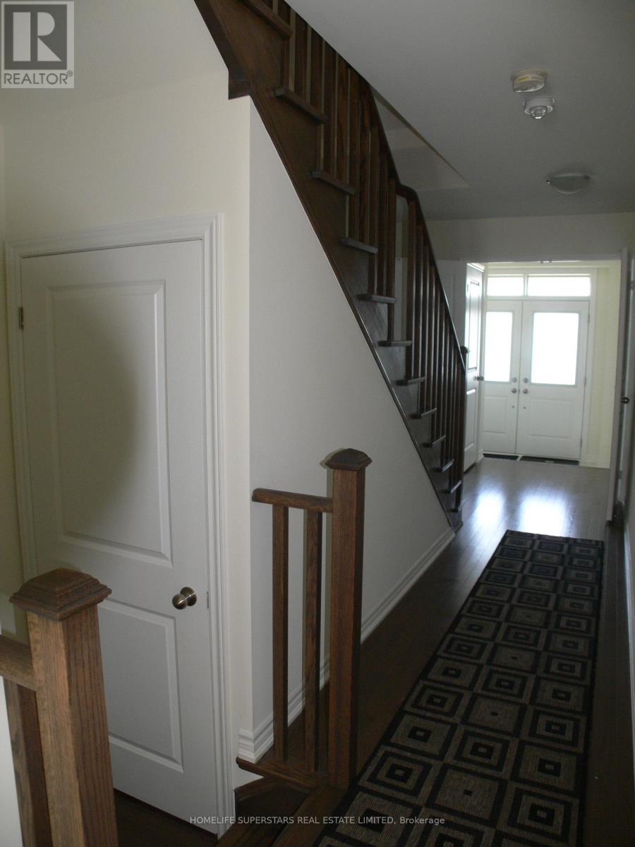 95 Donald Ficht Crescent, Brampton, Ontario  L7A 5H7 - Photo 9 - W12444778