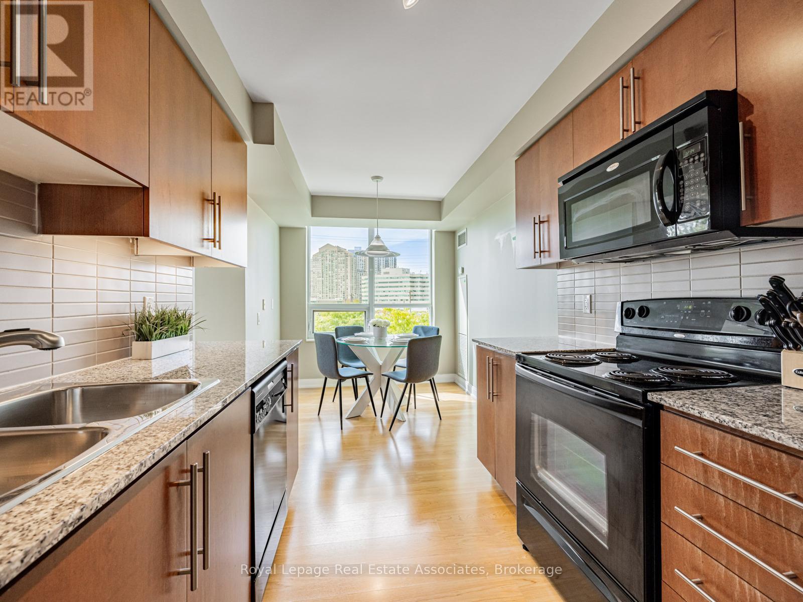 335 - 35 Viking Lane, Toronto, Ontario  M9B 0A2 - Photo 7 - W12444787