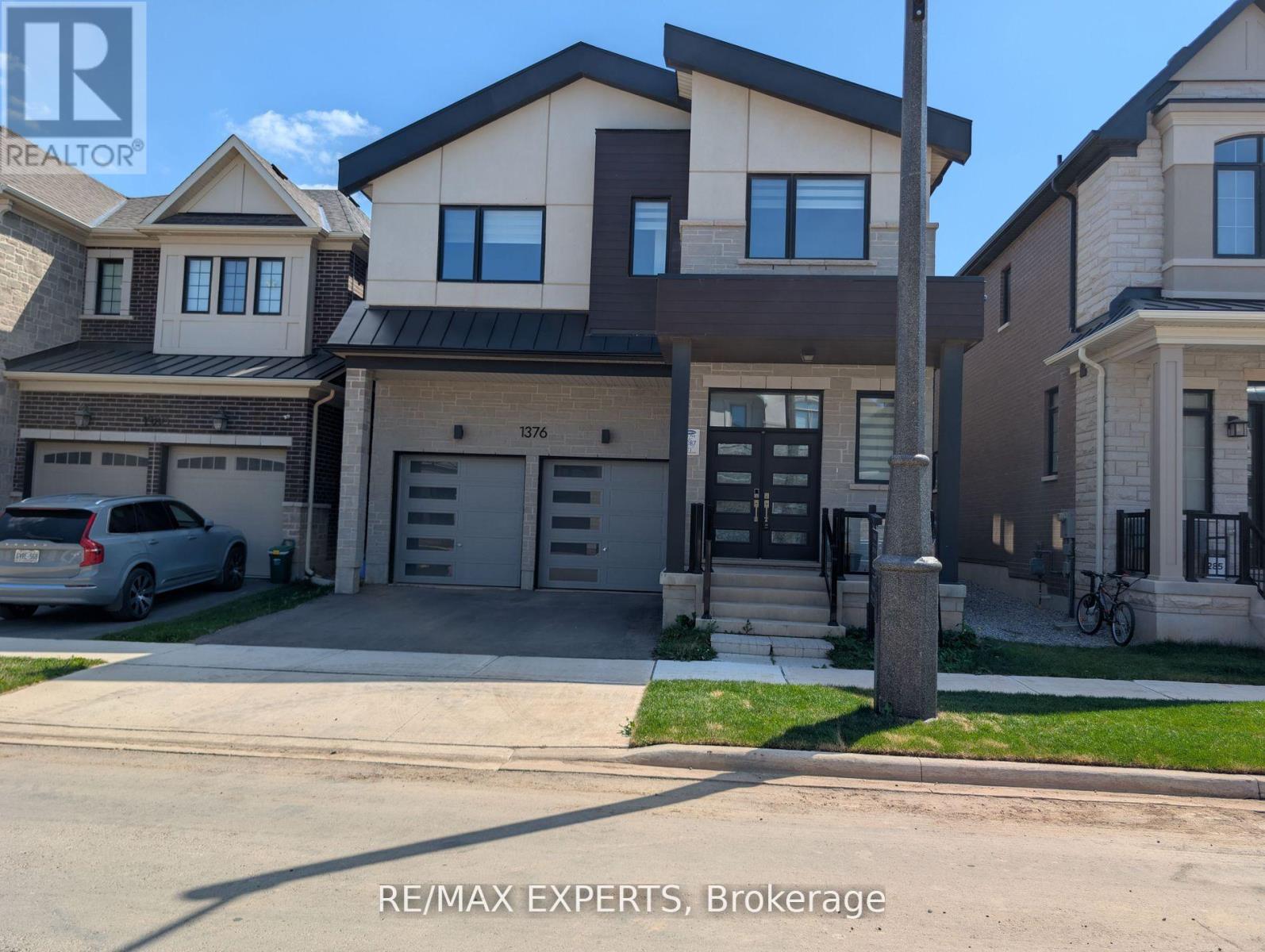 1376 HYDRANGEA GARDENS, Oakville, Ontario