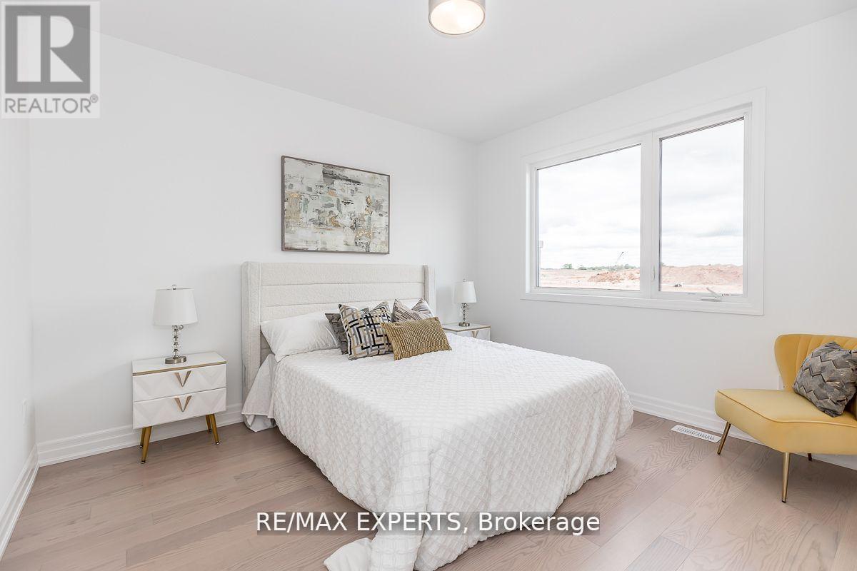 1376 Hydrangea Gardens, Oakville, Ontario  L6H 7X2 - Photo 13 - W12444788