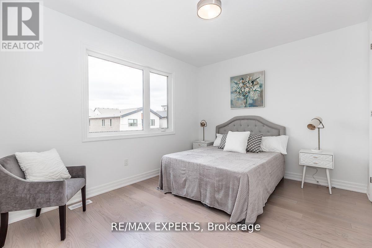 1376 Hydrangea Gardens, Oakville, Ontario  L6H 7X2 - Photo 14 - W12444788