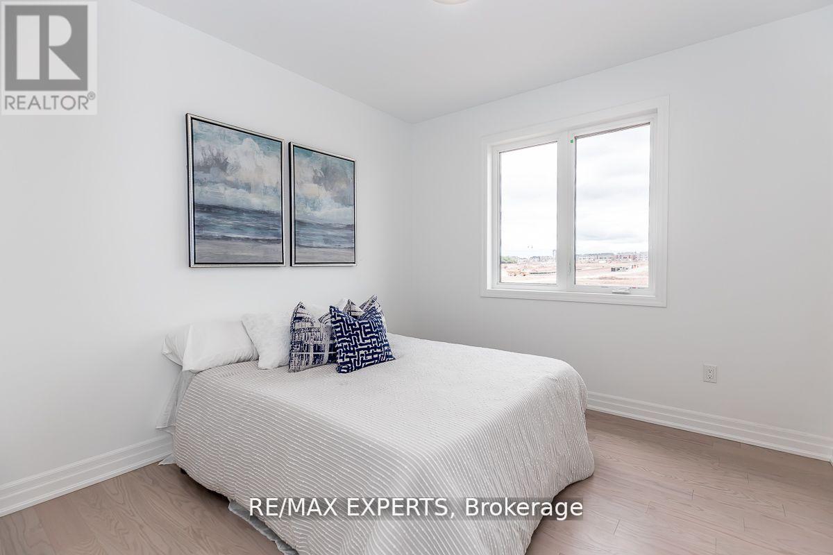 1376 Hydrangea Gardens, Oakville, Ontario  L6H 7X2 - Photo 15 - W12444788
