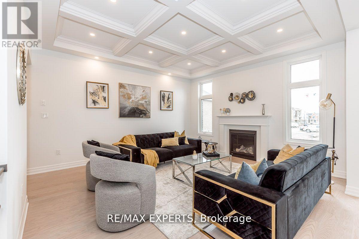 1376 Hydrangea Gardens, Oakville, Ontario  L6H 7X2 - Photo 9 - W12444788