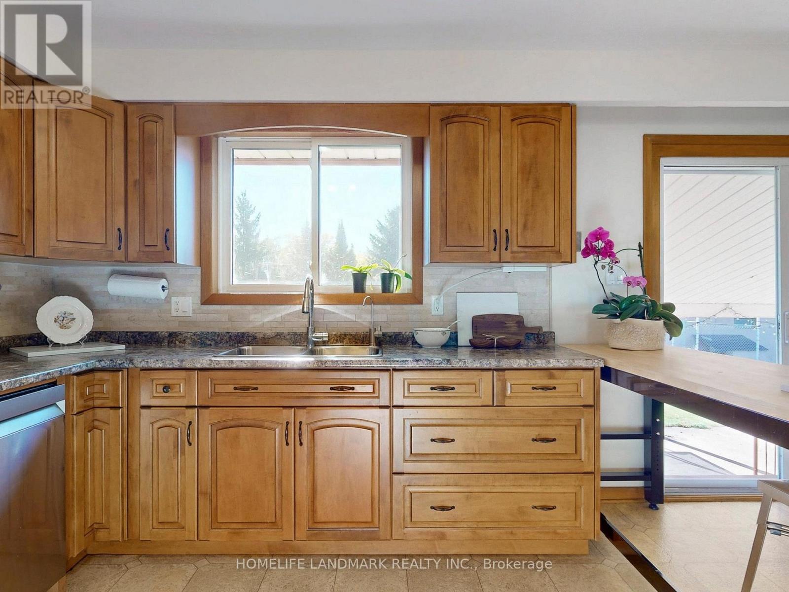7897 Hwy 7 Road, Guelph/eramosa, Ontario  N1H 6H8 - Photo 7 - X12444774