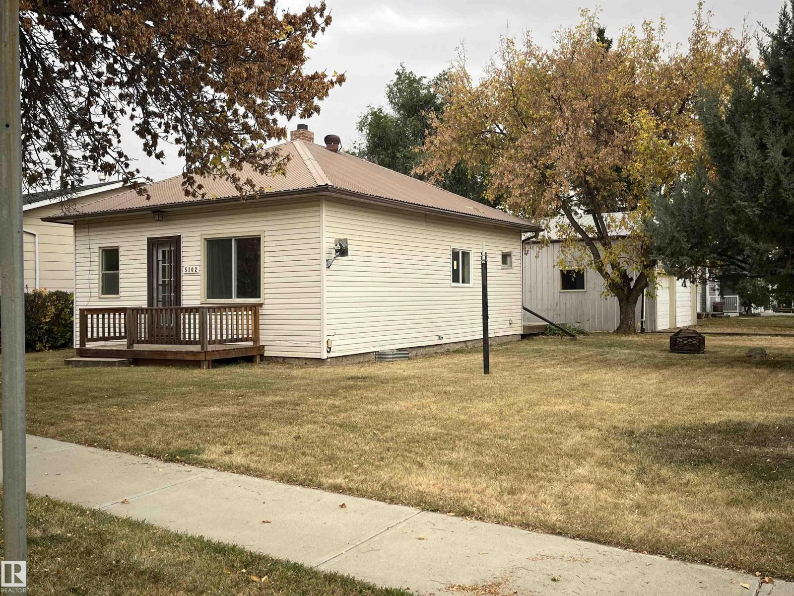 5102 53 St, Daysland, Alberta  T0B 1A0 - Photo 2 - E4460812