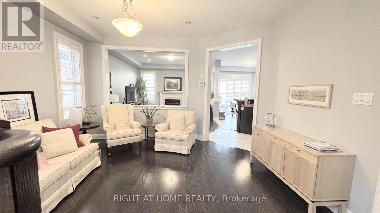 2431 Pine Glen Road, Oakville, Ontario  L6M 0R6 - Photo 3 - W12438028