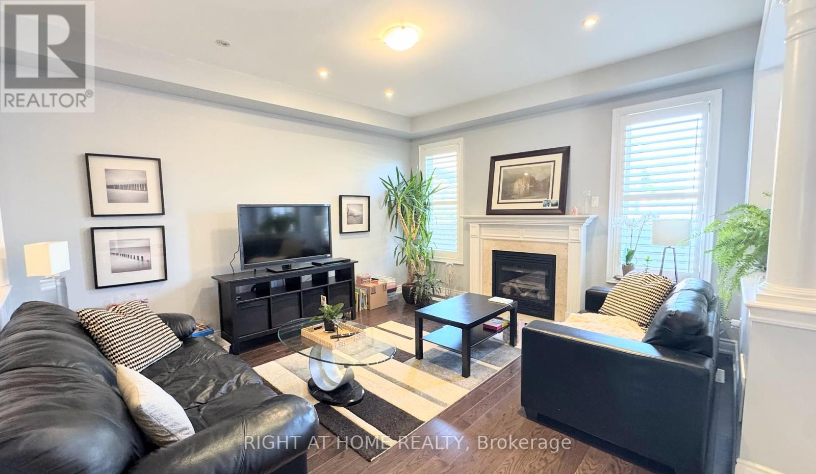 2431 PINE GLEN ROAD, Oakville, Ontario