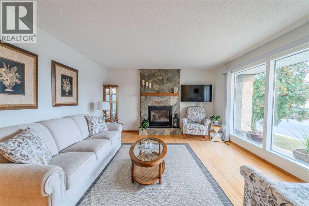 128 Maitland Road Ne, Calgary, Alberta  T2A 4Z2 - Photo 2 - A2261764