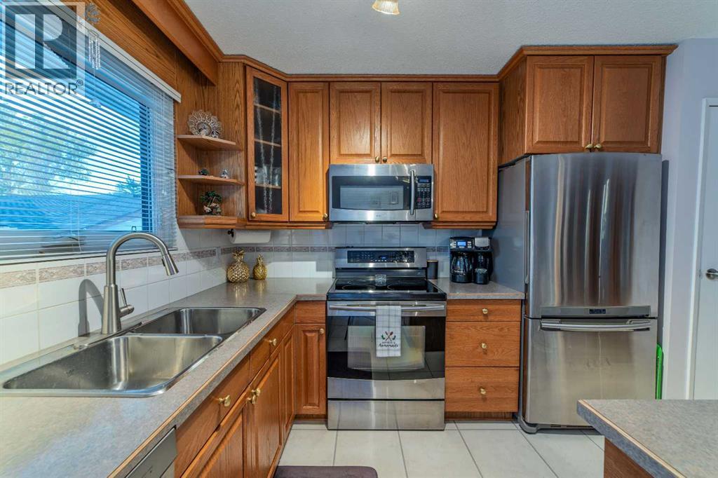 128 Maitland Road Ne, Calgary, Alberta  T2A 4Z2 - Photo 3 - A2261764