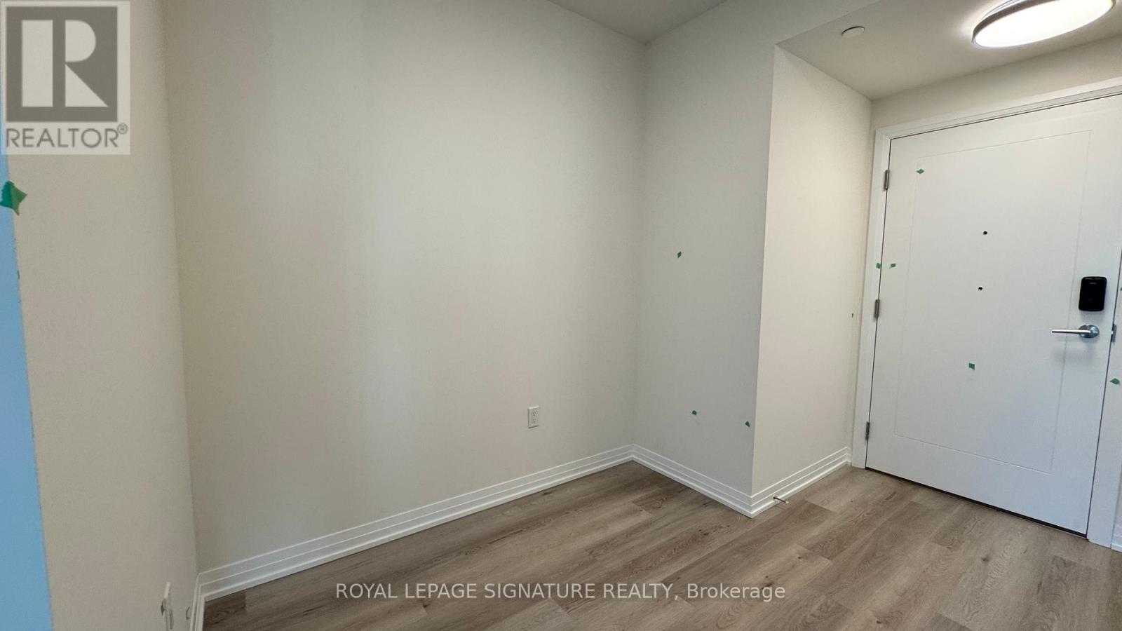 1509 - 15 Watergarden Drive, Mississauga, Ontario  L5R 1B2 - Photo 3 - W12422474