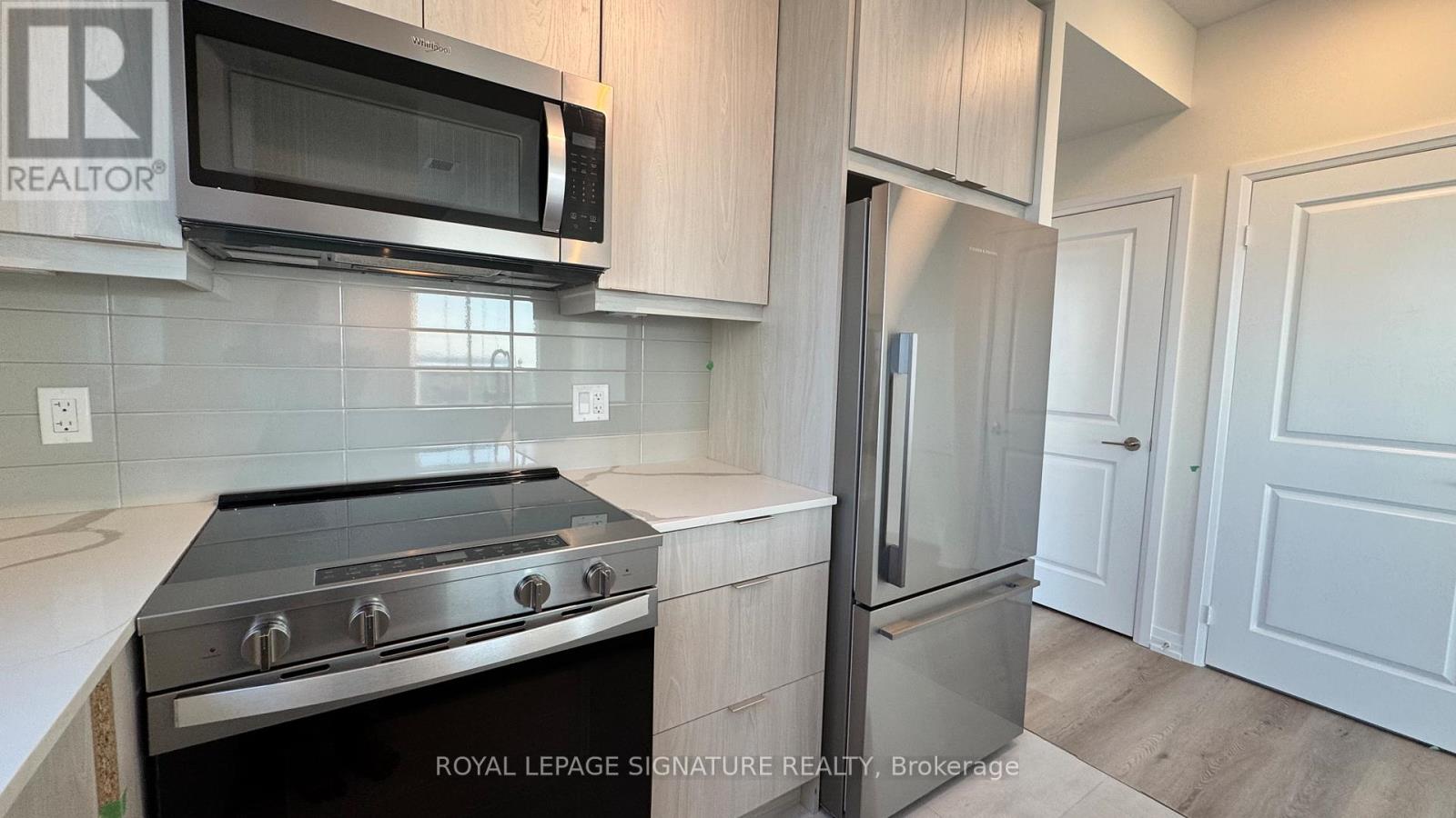 1509 - 15 Watergarden Drive, Mississauga, Ontario  L5R 1B2 - Photo 8 - W12422474