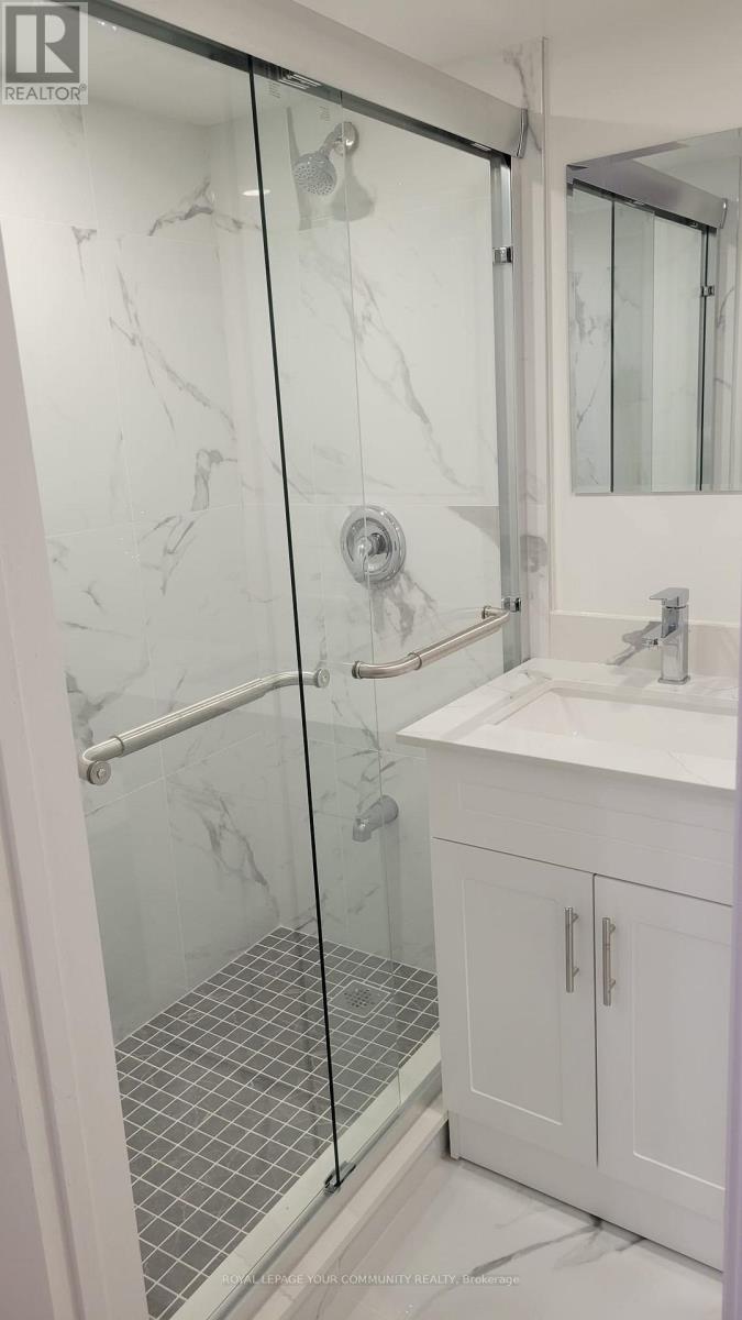 321 Atha Avenue, Richmond Hill, Ontario  L4C 6A8 - Photo 10 - N12444801