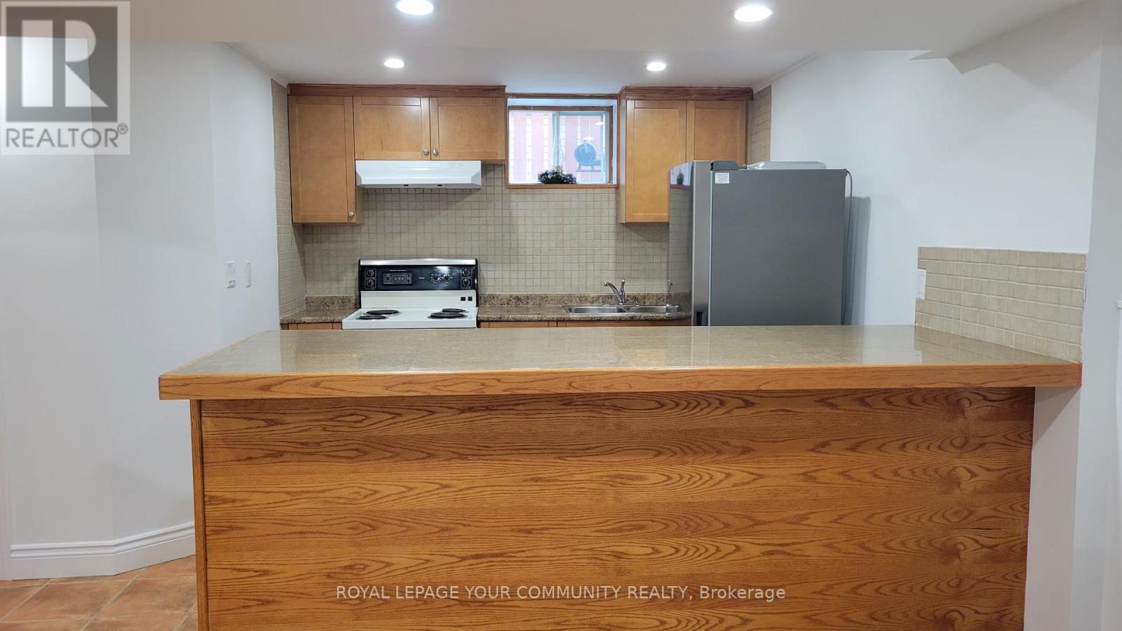 321 Atha Avenue, Richmond Hill, Ontario  L4C 6A8 - Photo 14 - N12444801