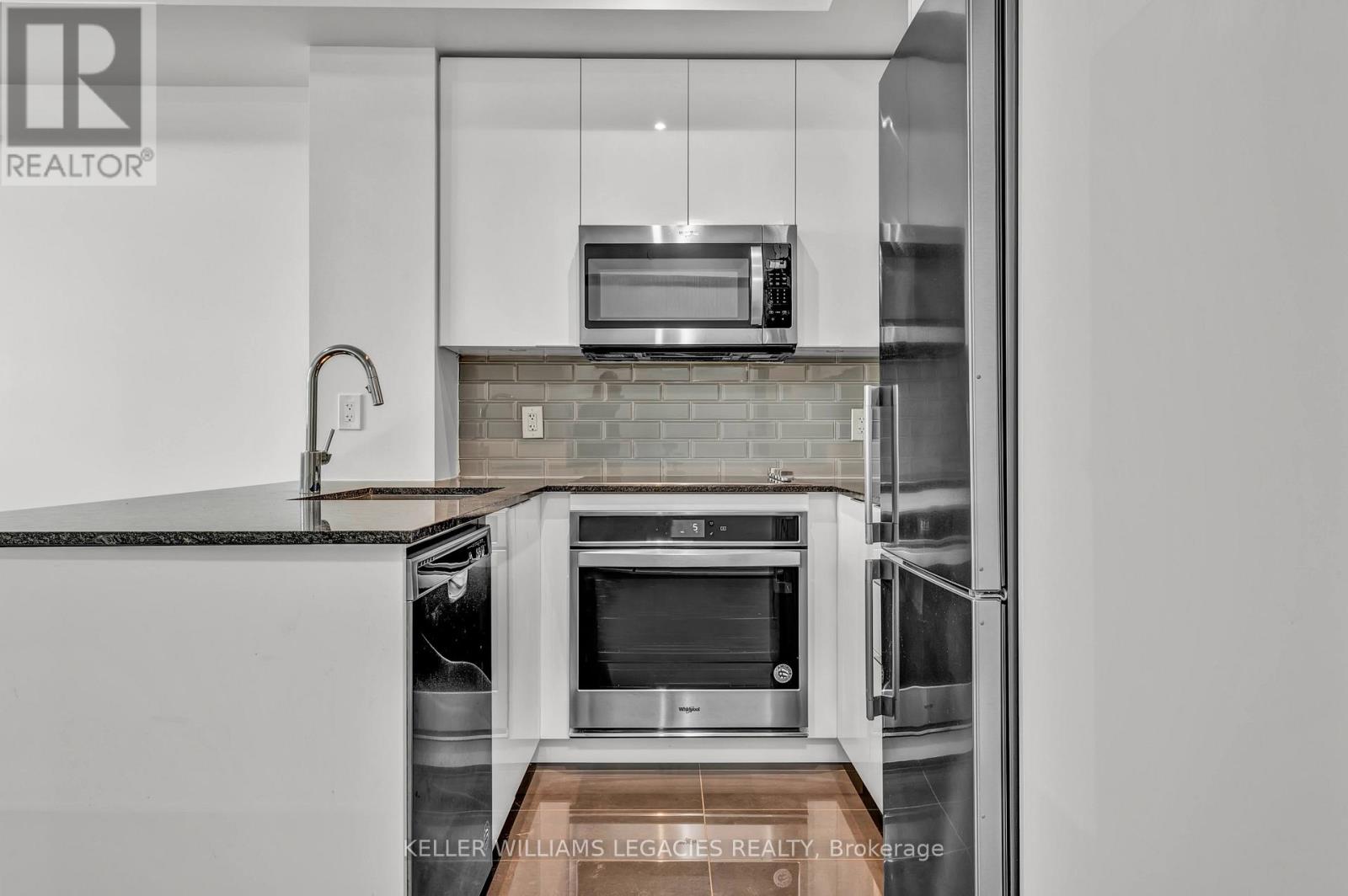 106 - 99 Eagle Rock Way, Vaughan, Ontario  L6A 5A7 - Photo 11 - N12444810