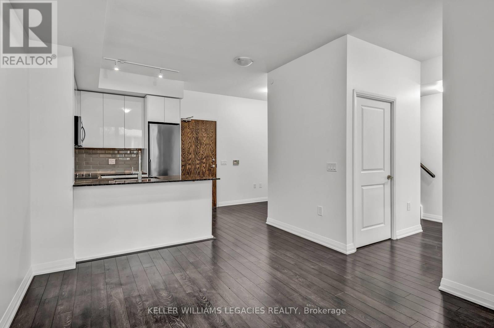 106 - 99 Eagle Rock Way, Vaughan, Ontario  L6A 5A7 - Photo 13 - N12444810