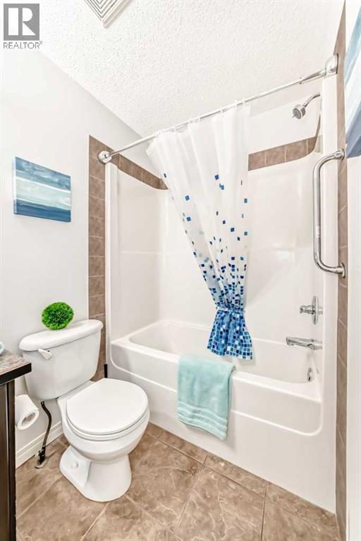 196 Everwoods Green Sw, Calgary, Alberta  T2Y 0B7 - Photo 35 - A2250726