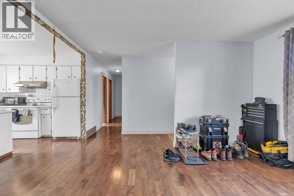 4419 Marlborough Drive Ne, Calgary, Alberta  T2A 2Z4 - Photo 5 - A2262104