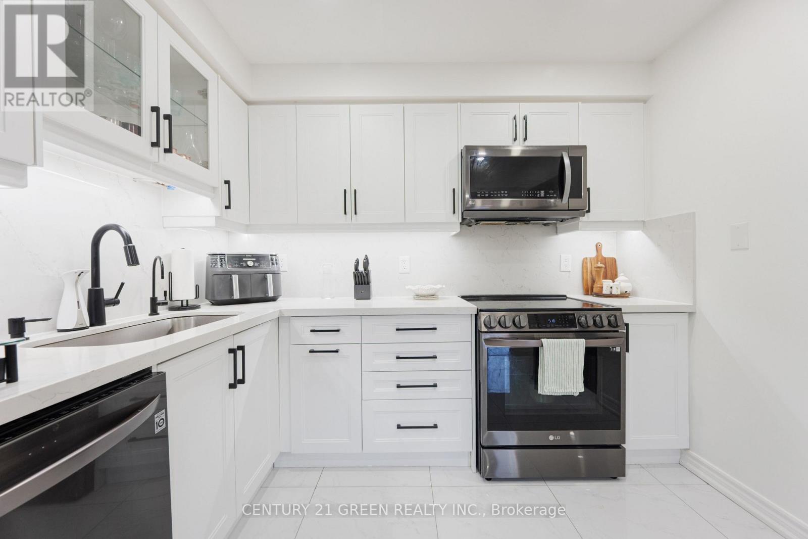 2146 Shady Glen Road, Oakville, Ontario  L6M 3N7 - Photo 15 - W12444791