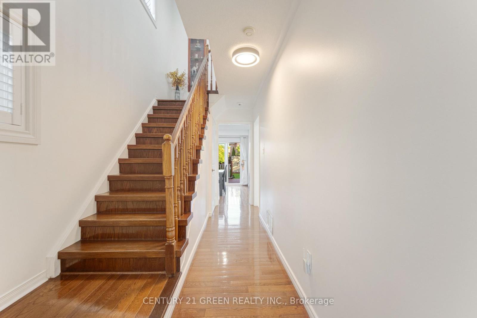 2146 Shady Glen Road, Oakville, Ontario  L6M 3N7 - Photo 6 - W12444791