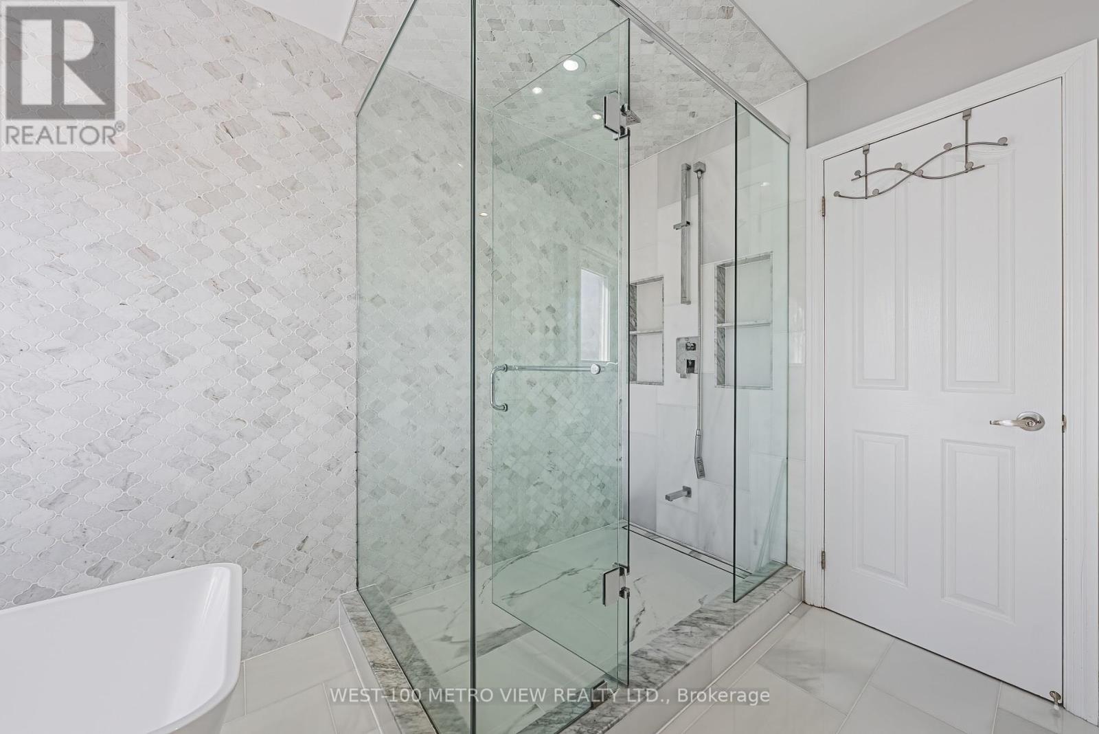589 Glen Park Avenue, Toronto, Ontario  M6B 2G4 - Photo 17 - W12444808