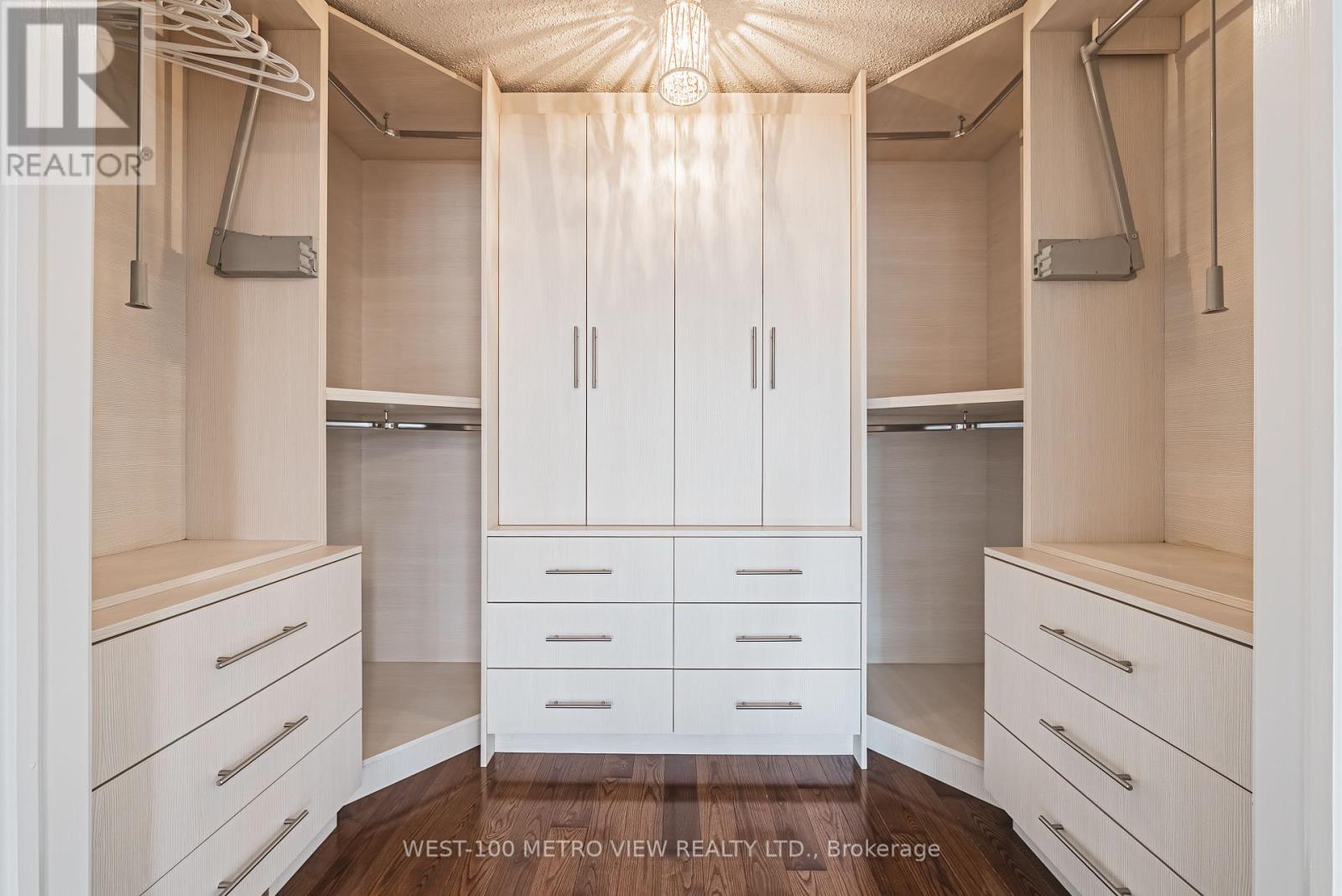 589 Glen Park Avenue, Toronto, Ontario  M6B 2G4 - Photo 19 - W12444808