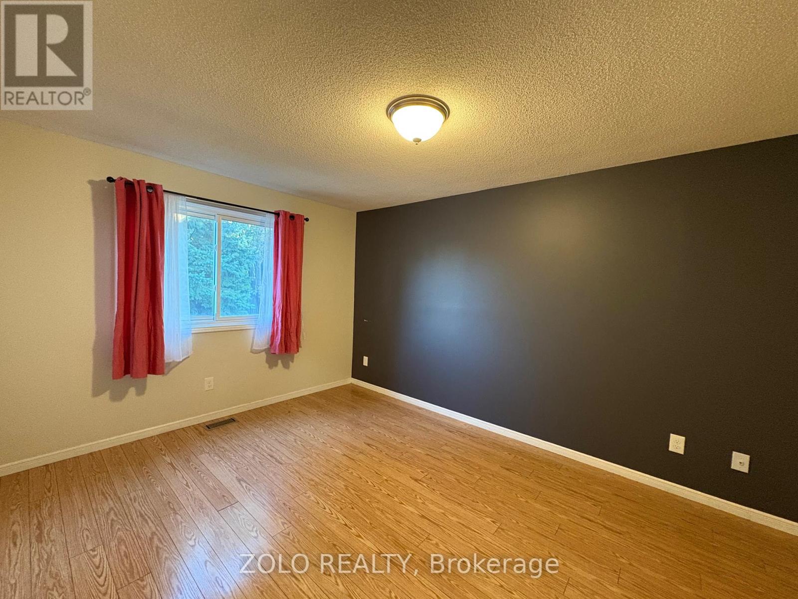 159 Erie Street, St. Thomas, Ontario  N5R 2N5 - Photo 14 - X12444796