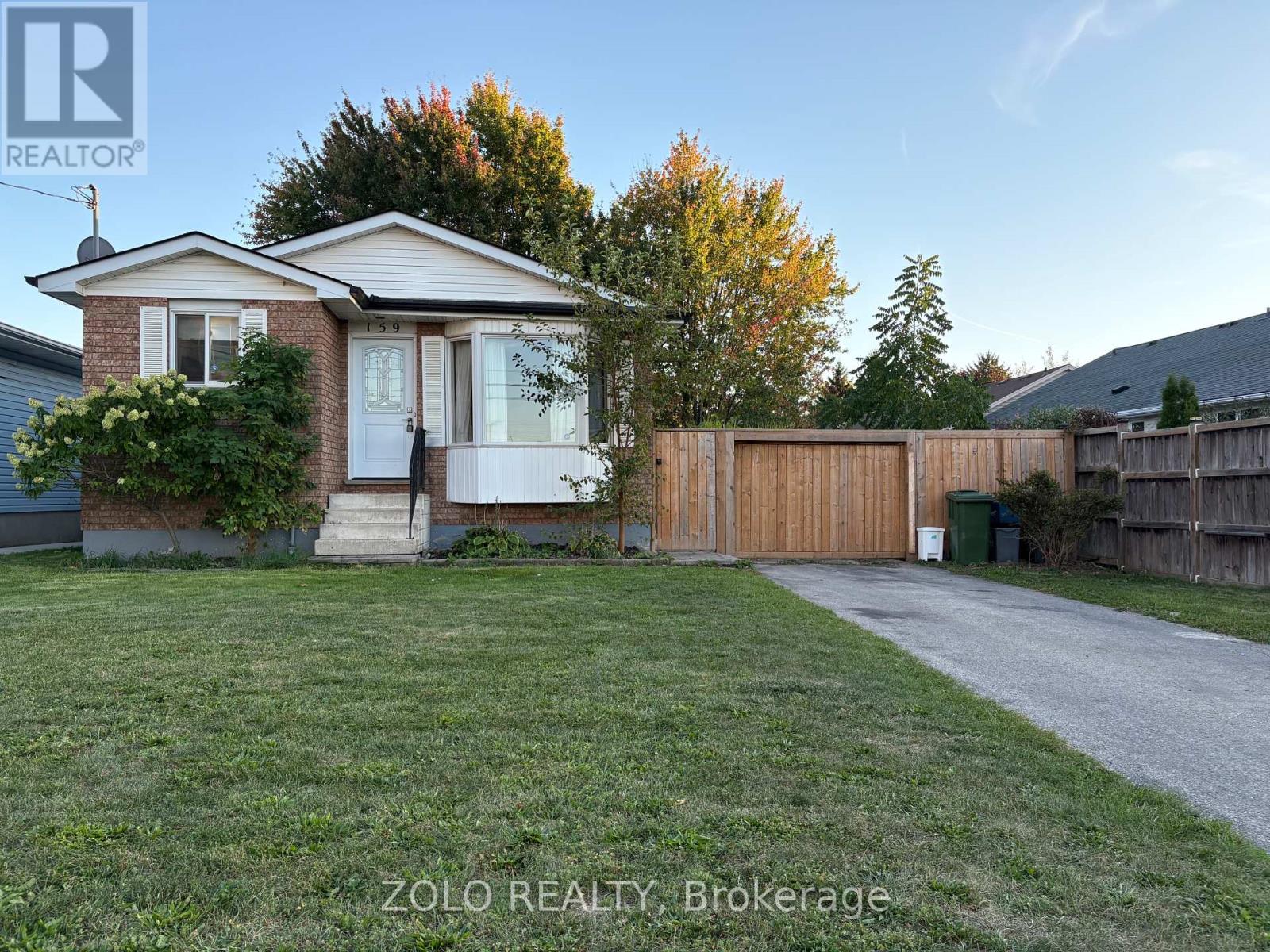 159 Erie Street, St. Thomas, Ontario  N5R 2N5 - Photo 2 - X12444796