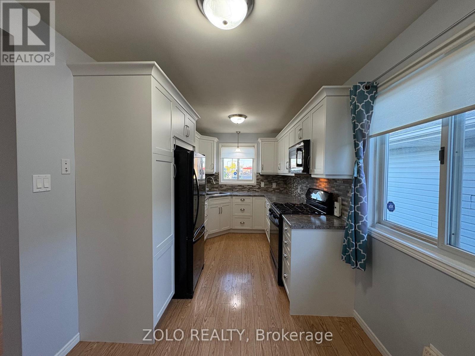 159 Erie Street, St. Thomas, Ontario  N5R 2N5 - Photo 7 - X12444796