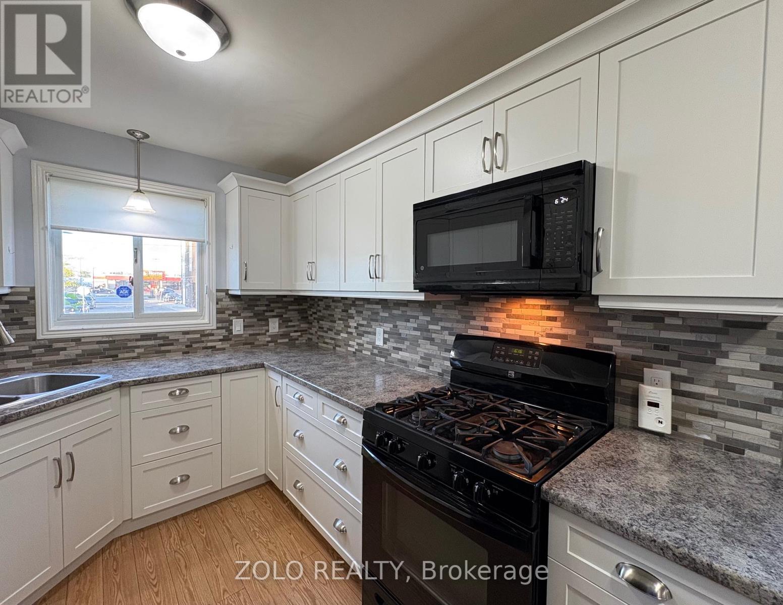 159 Erie Street, St. Thomas, Ontario  N5R 2N5 - Photo 9 - X12444796
