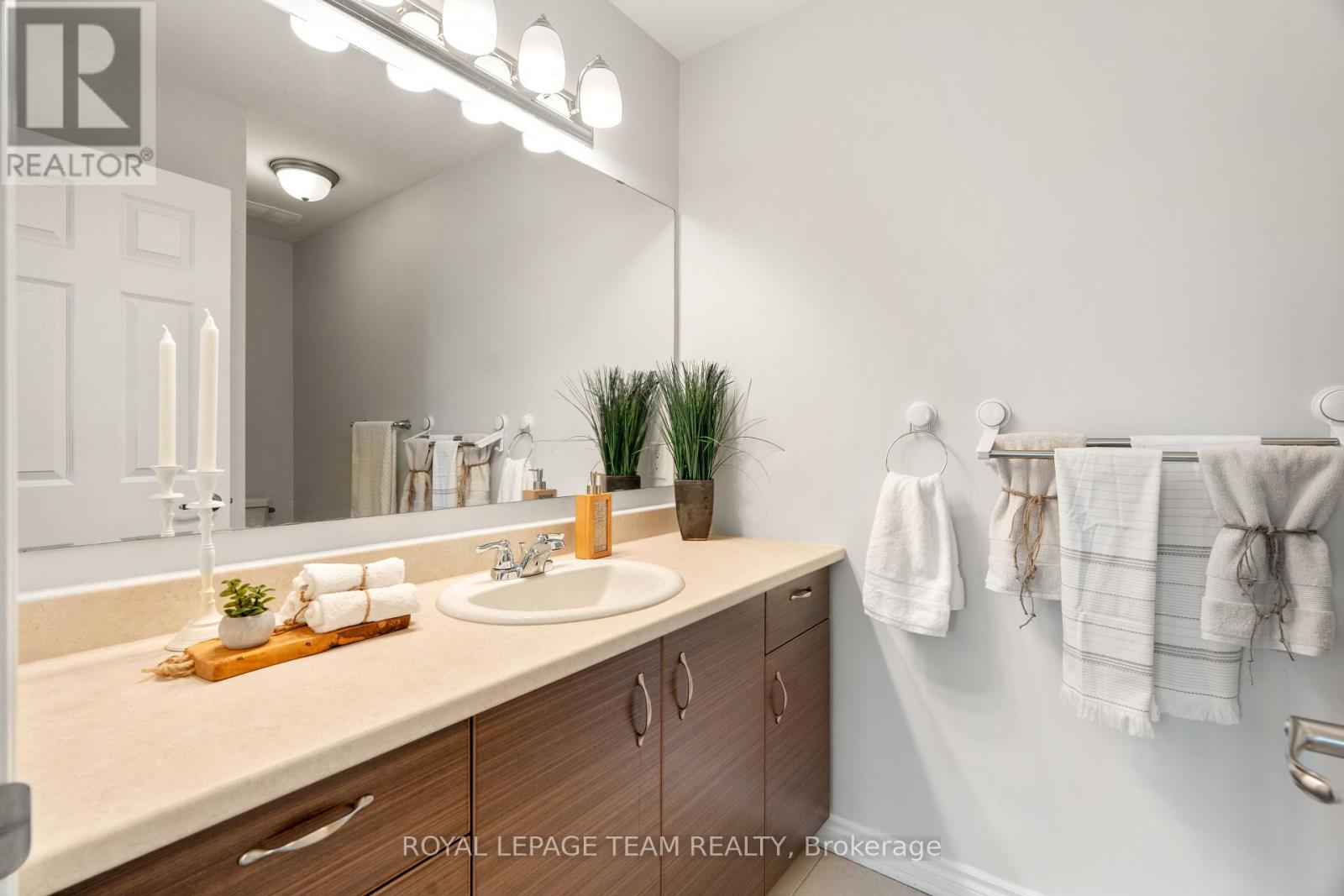 303 Sweetclover Way, Ottawa, Ontario  K4A 1E5 - Photo 34 - X12444782