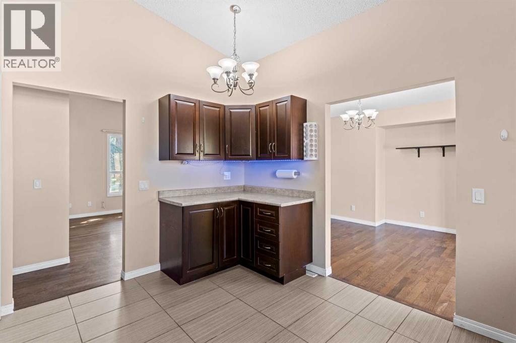 212 Queen Anne Road Se, Calgary, Alberta  T2J 4S7 - Photo 12 - A2258825