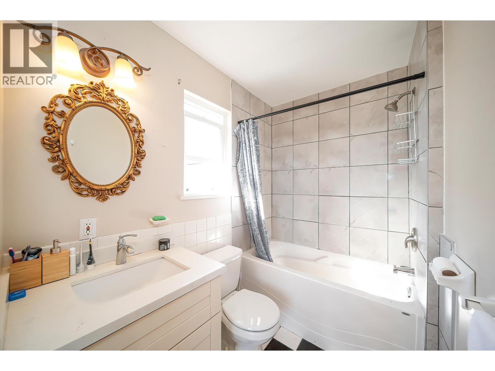 125 N Warwick Avenue, Burnaby, British Columbia  V5B 1K8 - Photo 29 - R3050235