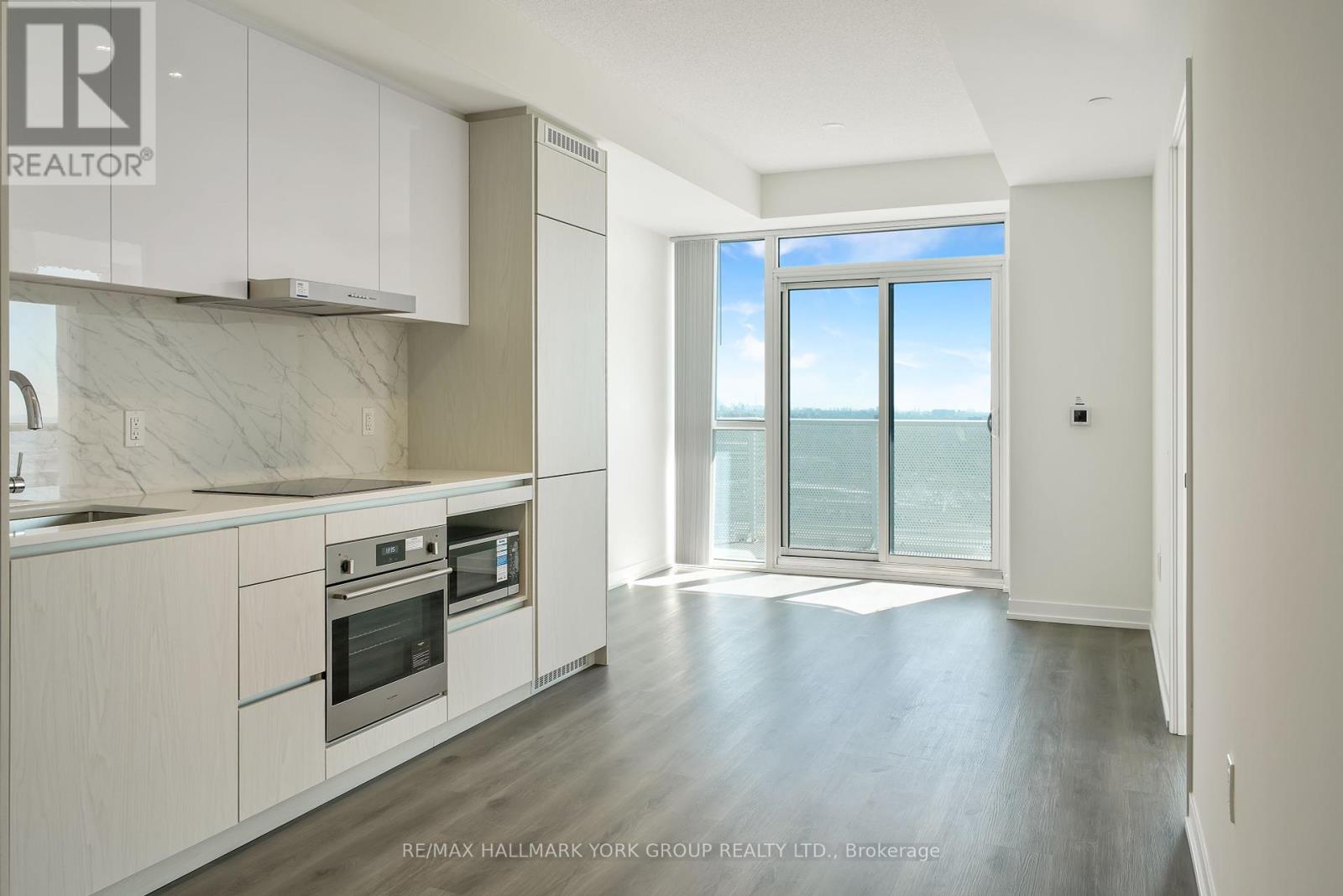 3812 - 28 Interchange Way, Vaughan, Ontario  L4K 0P8 - Photo 2 - N12438416