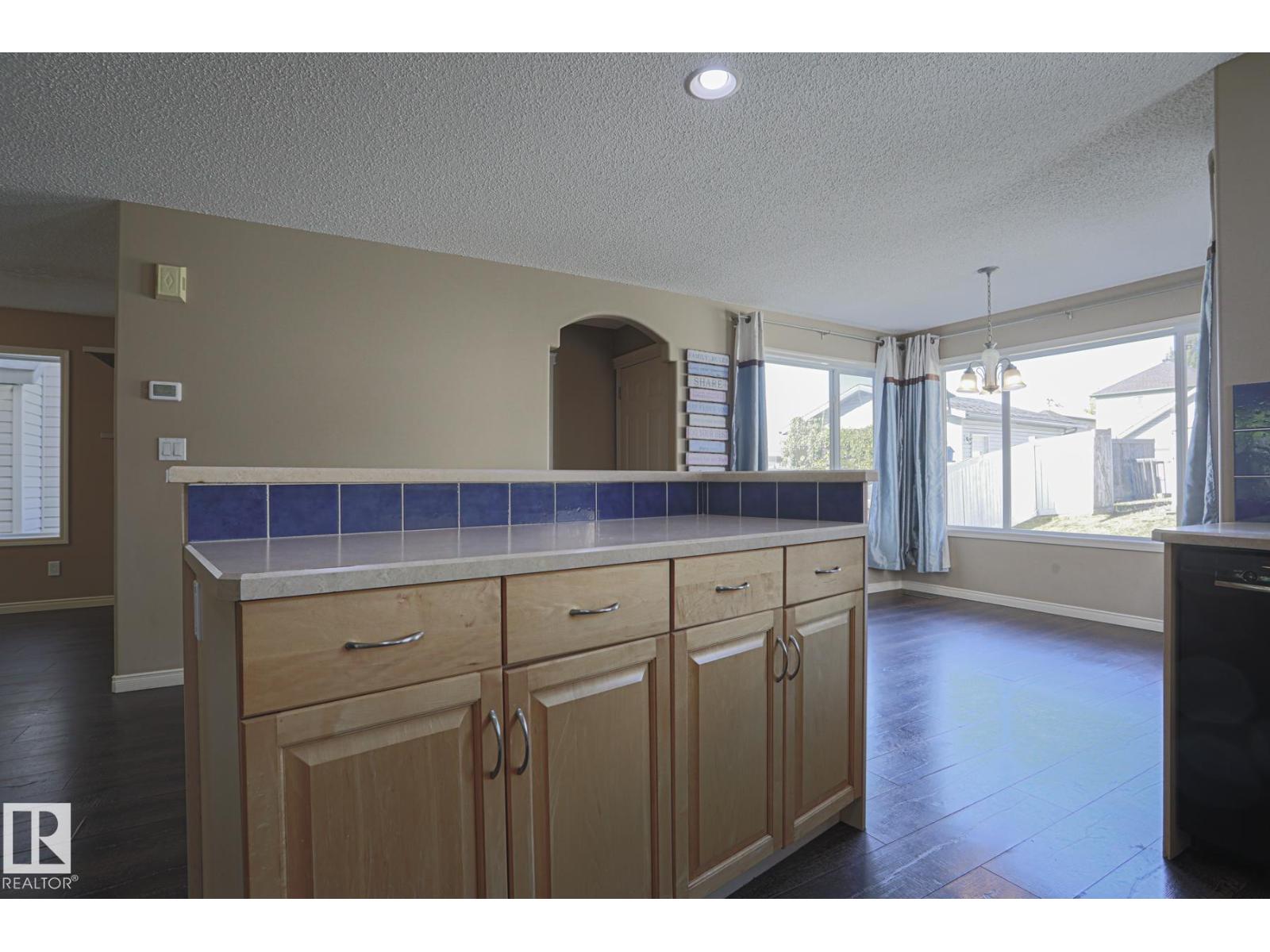1824 Tufford Wy Nw, Edmonton, Alberta  T6R 1W3 - Photo 10 - E4458375