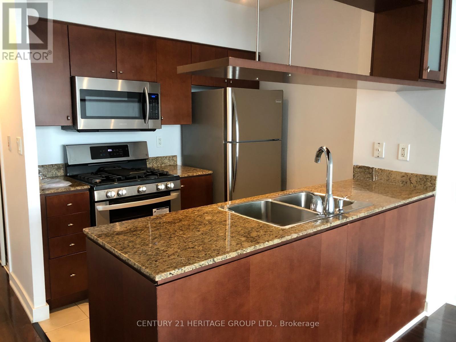 2211 - 35 Mariner Terrace, Toronto, Ontario  M5V 3V9 - Photo 20 - C12444822