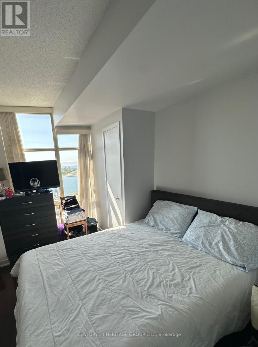 2211 - 35 Mariner Terrace, Toronto, Ontario  M5V 3V9 - Photo 22 - C12444822