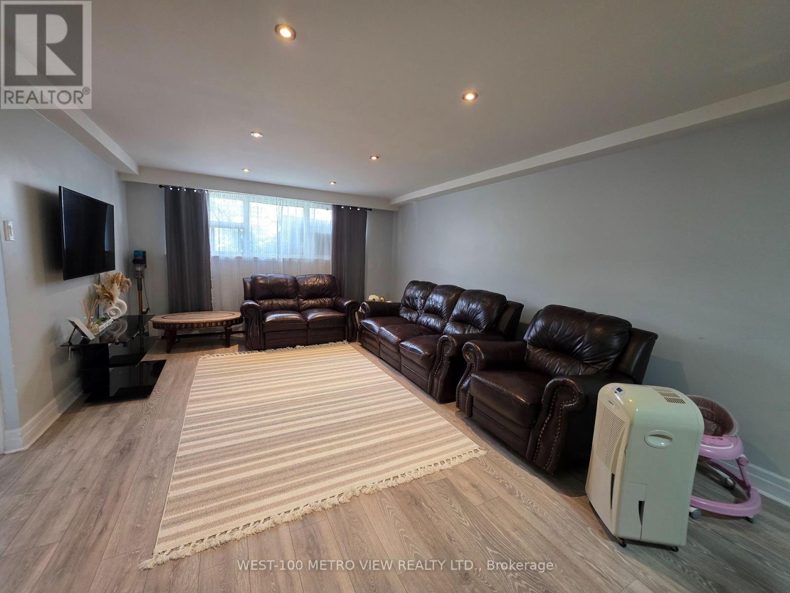 Lower - 146 Overbrook Place, Toronto, Ontario  M3H 4P9 - Photo 3 - C12444825