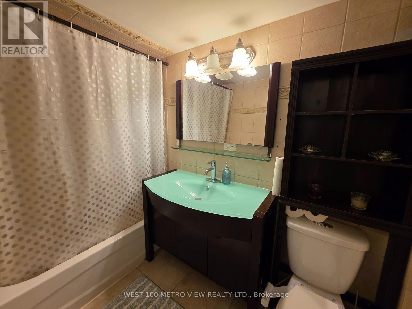 Lower - 146 Overbrook Place, Toronto, Ontario  M3H 4P9 - Photo 9 - C12444825
