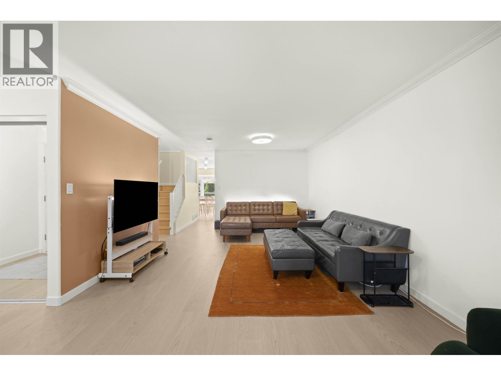 111 225 E 6th Street, North Vancouver, British Columbia  V7L 1P4 - Photo 3 - R3051786