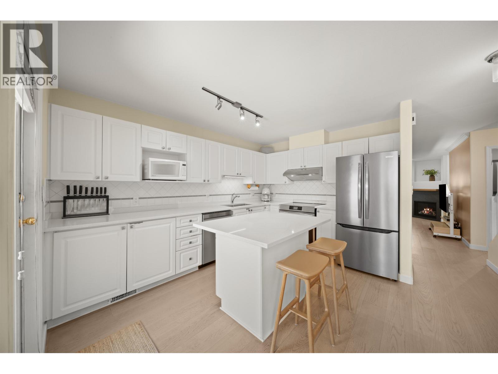 111 225 E 6th Street, North Vancouver, British Columbia  V7L 1P4 - Photo 4 - R3051786