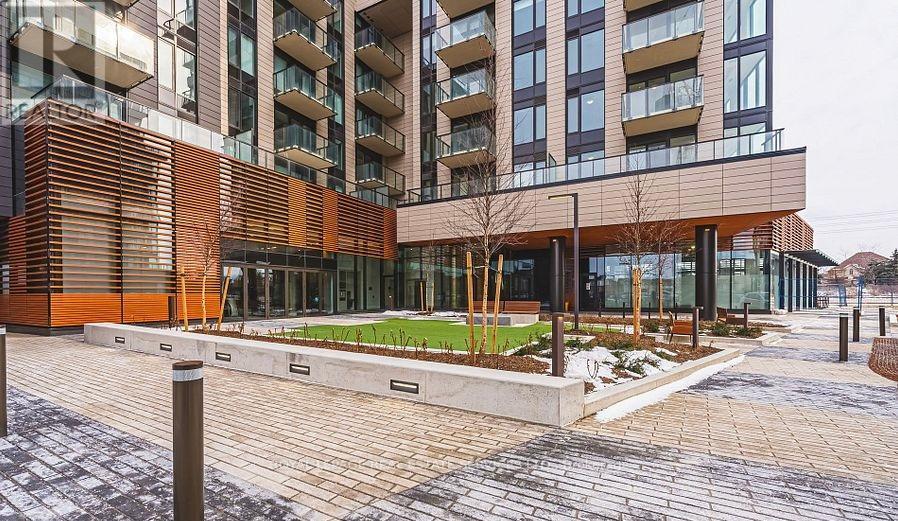 803 - 1415 Dundas Street E, Oakville, Ontario  L6H 7G1 - Photo 2 - W12444832
