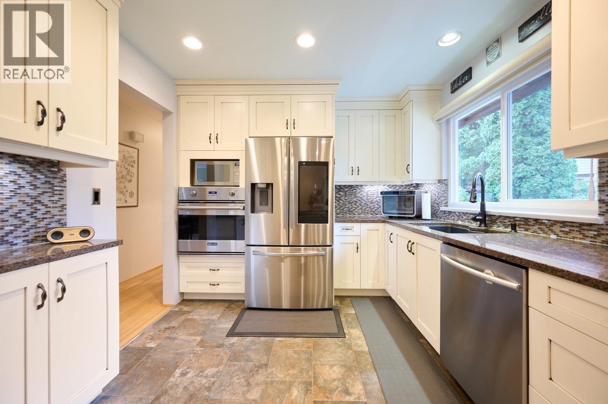 3222 Pinda Drive, Port Moody, British Columbia  V3H 3J7 - Photo 8 - R3054688