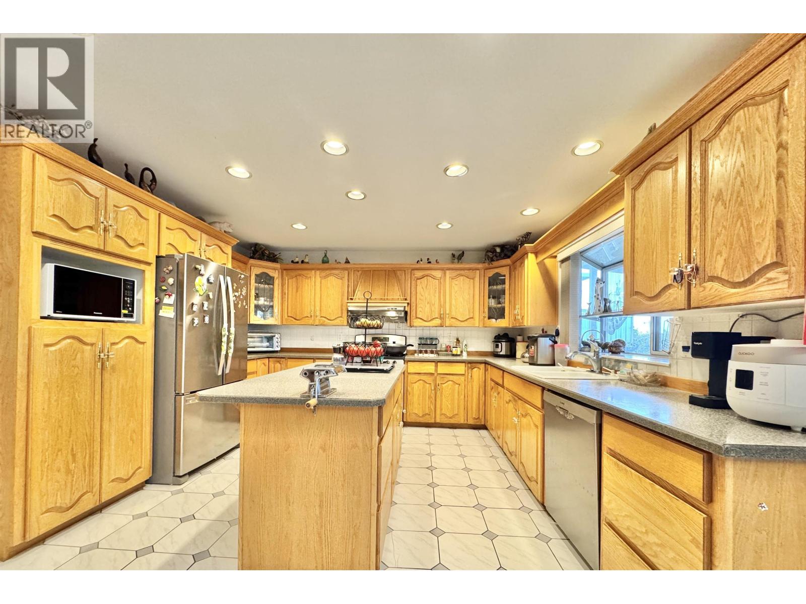 7091 Sussex Avenue, Burnaby, British Columbia  V5J 3V4 - Photo 9 - R3055178