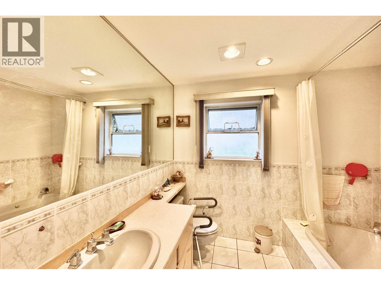 7091 Sussex Avenue, Burnaby, British Columbia  V5J 3V4 - Photo 25 - R3055178
