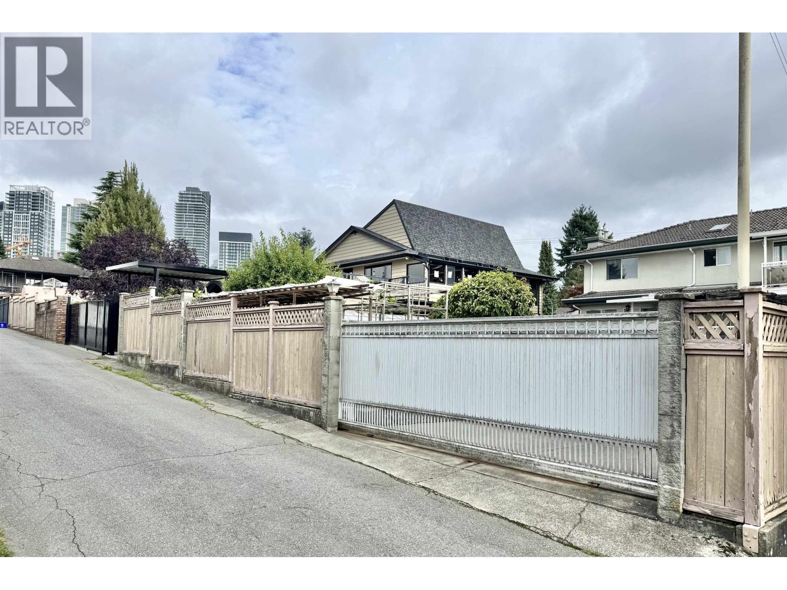 7091 Sussex Avenue, Burnaby, British Columbia  V5J 3V4 - Photo 36 - R3055178